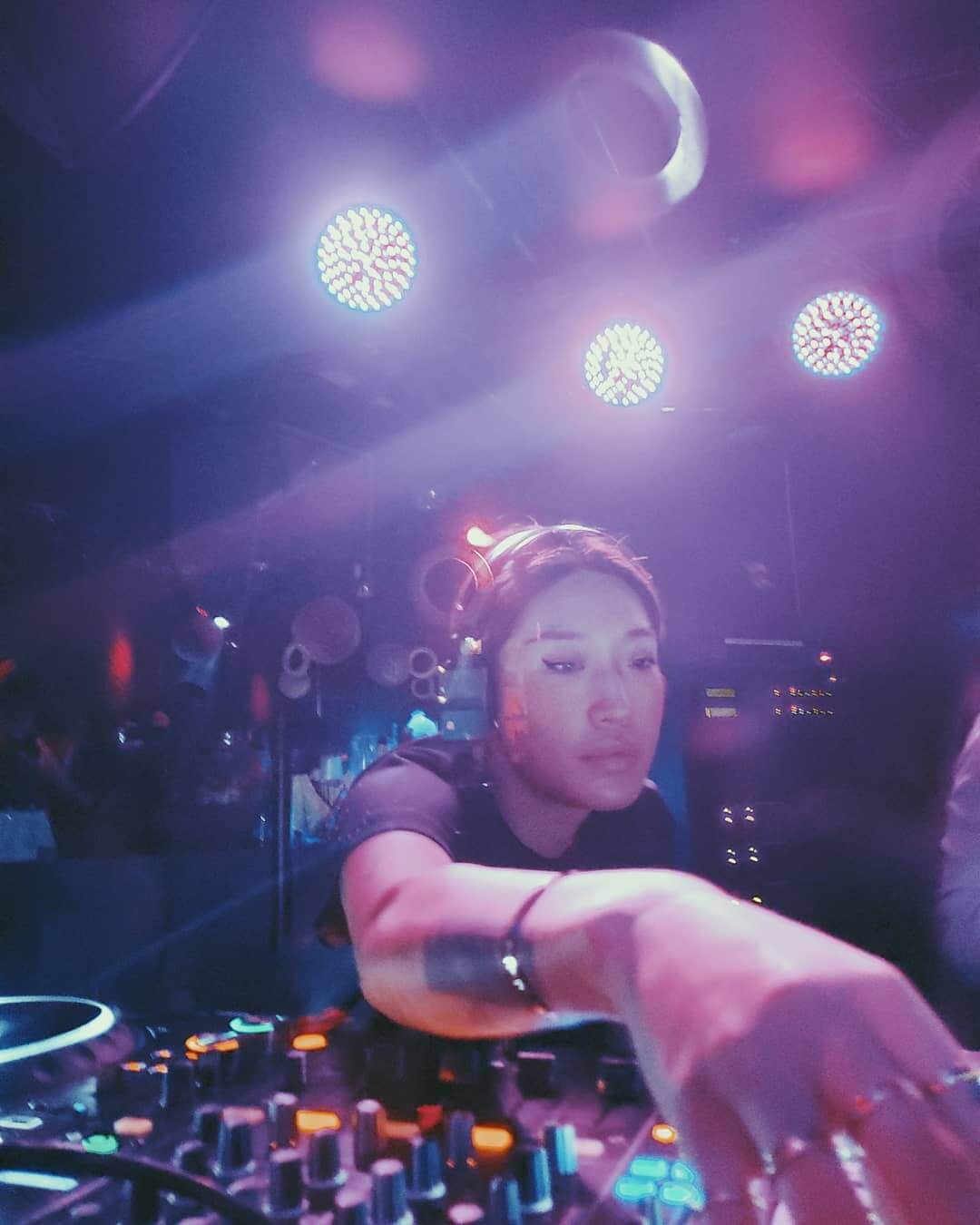 Peggy Gou DJing in Chicago